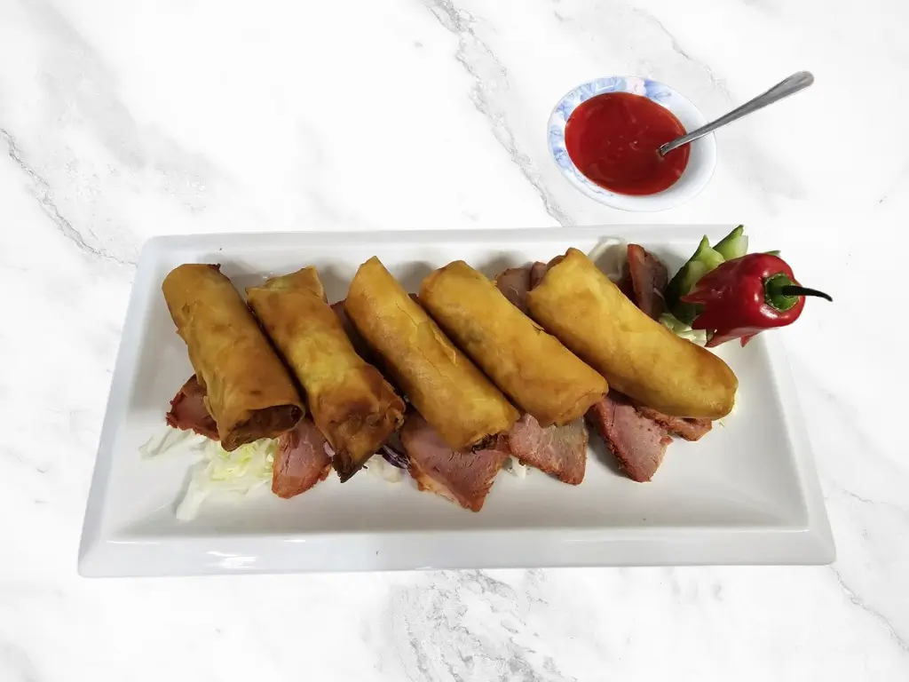 Chop-Asian-Kitchen-Chinese-Restaurant-Spring-Rolls-and-Roast-Pork-Santa-Rosa ried spring rolls paired with roast pork